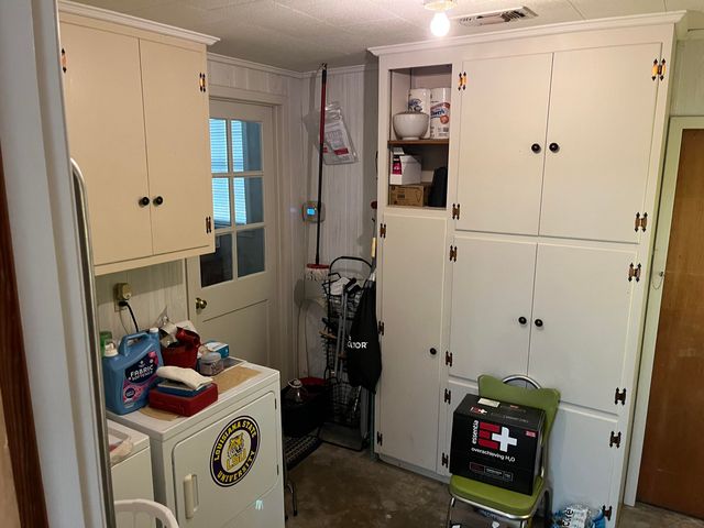 802 Dennis Ave, Leesville, LA 71446