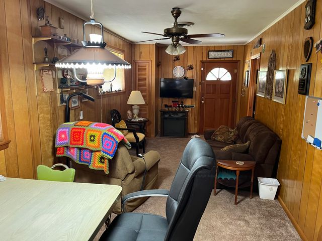 802 Dennis Ave, Leesville, LA 71446