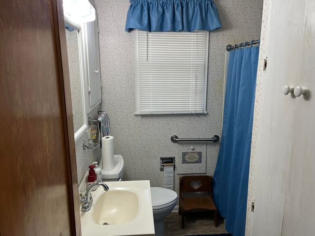 802 Dennis Ave, Leesville, LA 71446