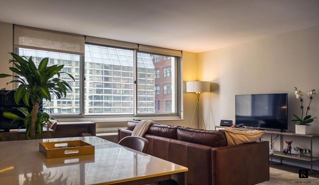 333 E 45th St Apt 12F, New York City, NY 10017