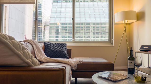 333 E 45th St Apt 12F, New York City, NY 10017