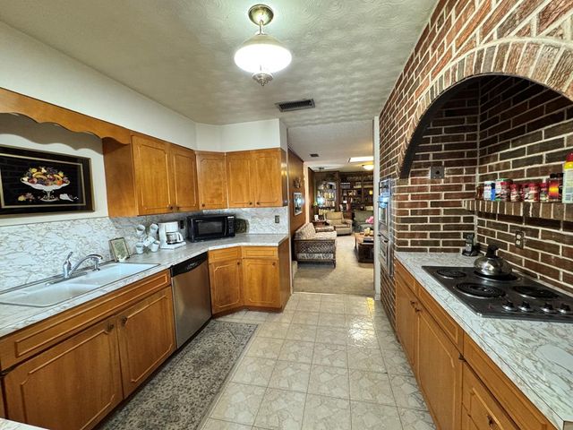 1200 NW 5th St, Andrews, TX 79714