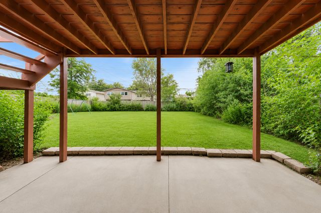 17730 Cherrywood Lane, Homewood, IL 60430