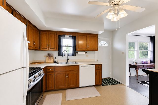 17730 Cherrywood Lane, Homewood, IL 60430