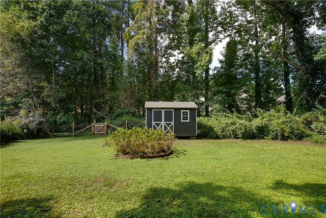 8718 Privet Dr, Chesterfield, VA 23237