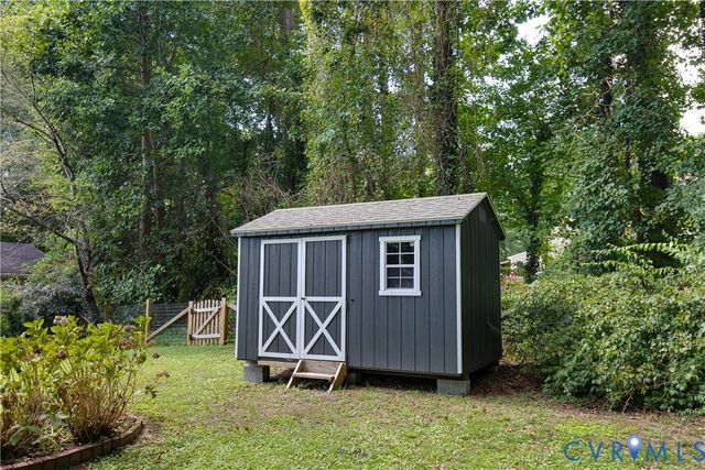 8718 Privet Dr, Chesterfield, VA 23237