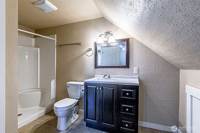 913 E McKinley Road, Tacoma, WA 98404