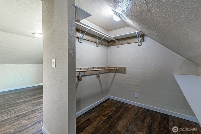 913 E McKinley Road, Tacoma, WA 98404