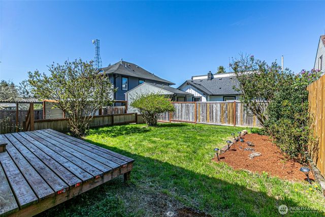 913 E McKinley Road, Tacoma, WA 98404