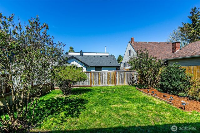 913 E McKinley Road, Tacoma, WA 98404