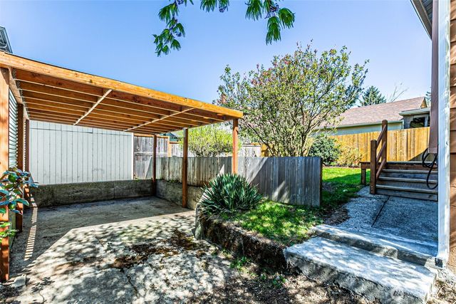 913 E McKinley Road, Tacoma, WA 98404