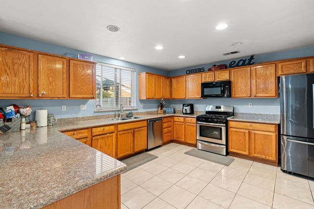 8608 Lott St, Stockton, CA 95212