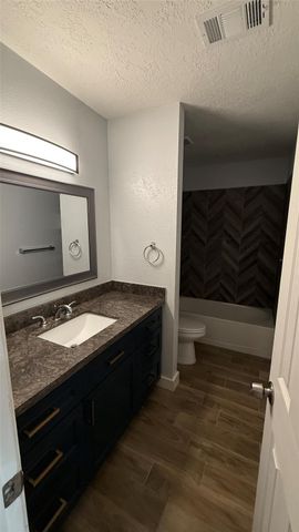 6018 Beaconridge Drive, Houston, TX 77053