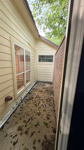 6018 Beaconridge Drive, Houston, TX 77053