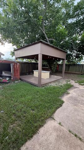 6018 Beaconridge Drive, Houston, TX 77053