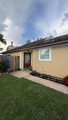 6018 Beaconridge Drive, Houston, TX 77053