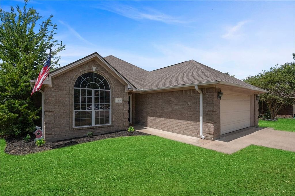 115 Lonesome Dove Drive, Navasota, TX 77868 — photo 5