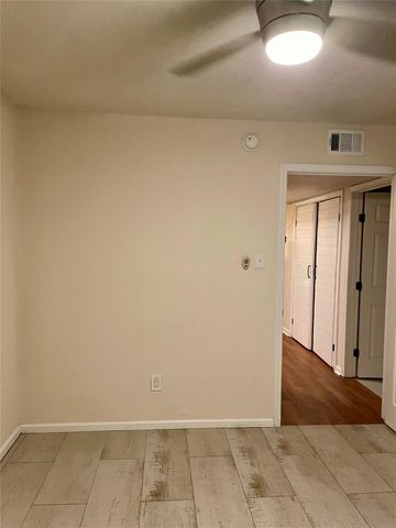 5005 Georgi Lane 14, Houston, TX 77092