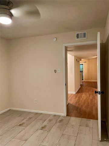 5005 Georgi Lane 14, Houston, TX 77092