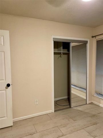 5005 Georgi Lane 14, Houston, TX 77092