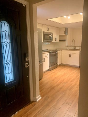 5005 Georgi Lane 14, Houston, TX 77092