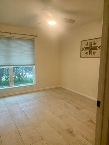 5005 Georgi Lane 14, Houston, TX 77092