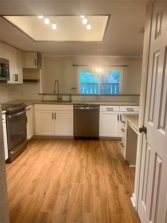 5005 Georgi Lane 14, Houston, TX 77092