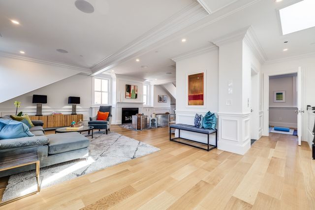 1 Fairfield St, Boston, MA 02116