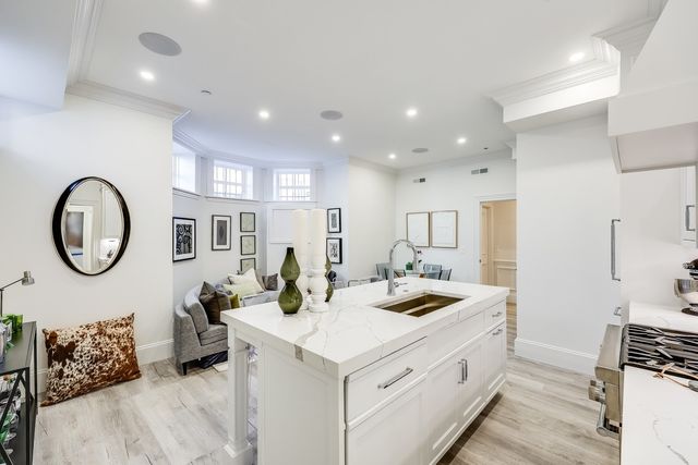 1 Fairfield St, Boston, MA 02116