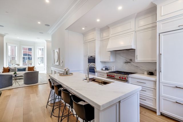 1 Fairfield St, Boston, MA 02116