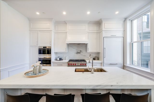 1 Fairfield St, Boston, MA 02116
