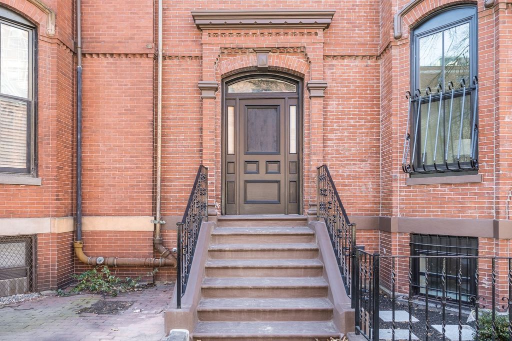 1 Fairfield St, Boston, MA 02116