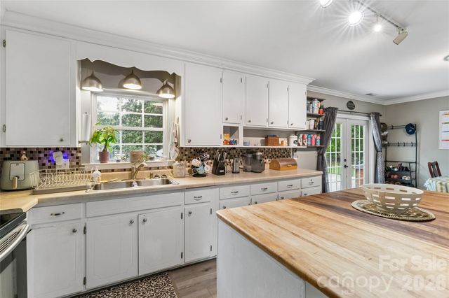 170 Scotts Creek Road, Statesville, NC 28625