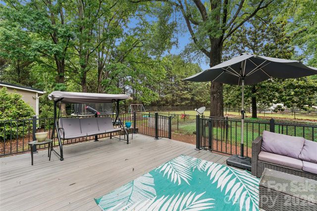 170 Scotts Creek Road, Statesville, NC 28625