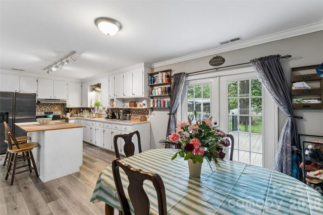 170 Scotts Creek Road, Statesville, NC 28625