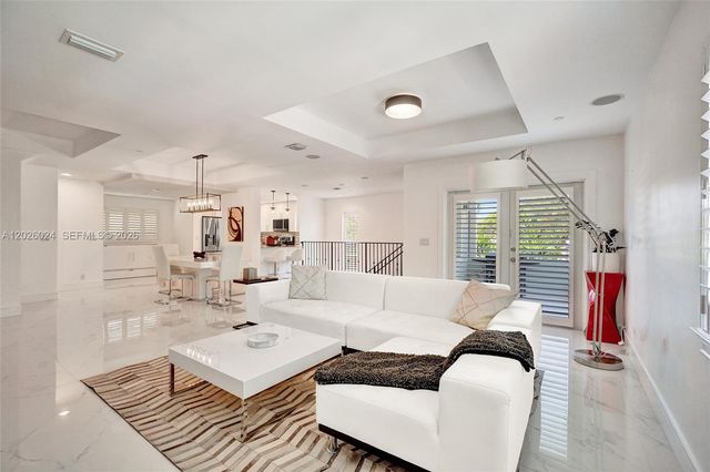 1112 NE 17th Way, Fort Lauderdale, FL 33304