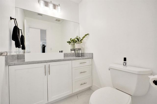 1112 NE 17th Way, Fort Lauderdale, FL 33304