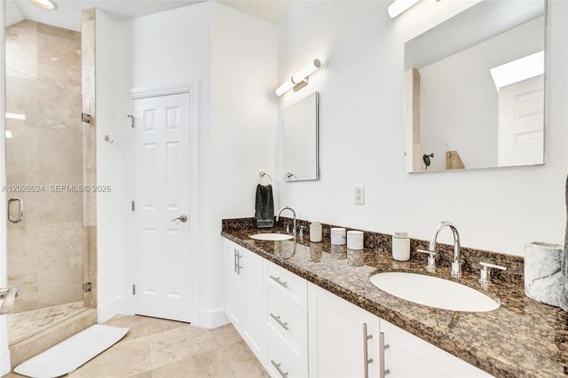 1112 NE 17th Way, Fort Lauderdale, FL 33304