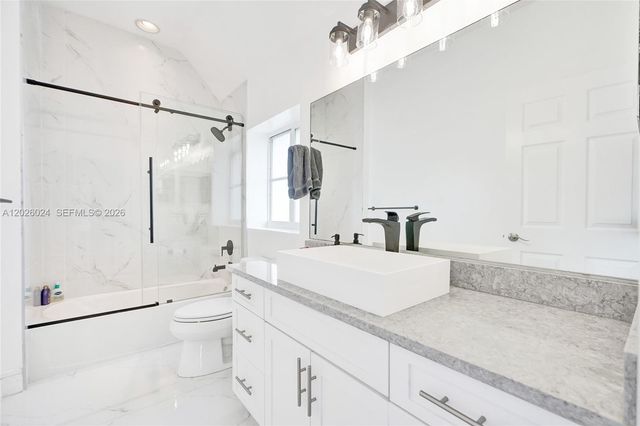1112 NE 17th Way, Fort Lauderdale, FL 33304