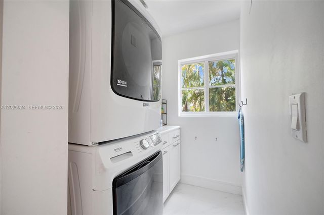 1112 NE 17th Way, Fort Lauderdale, FL 33304