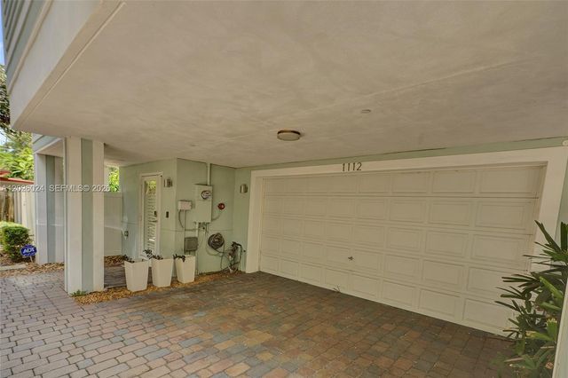 1112 NE 17th Way, Fort Lauderdale, FL 33304
