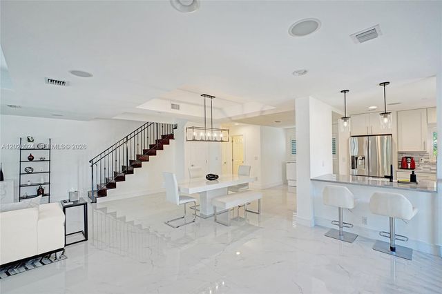 1112 NE 17th Way, Fort Lauderdale, FL 33304
