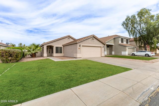 3136 E DESERT Lane, Gilbert, AZ 85234