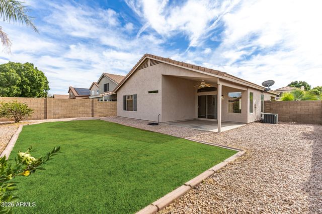 3136 E DESERT Lane, Gilbert, AZ 85234