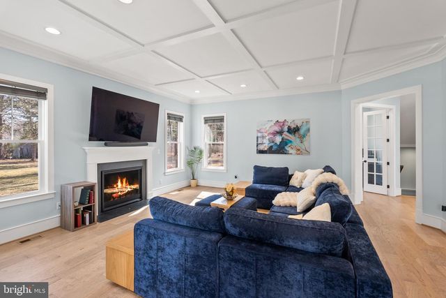 8633 FORT HUNT RD, Alexandria, VA 22308