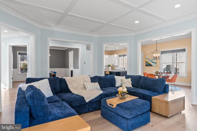 8633 FORT HUNT RD, Alexandria, VA 22308