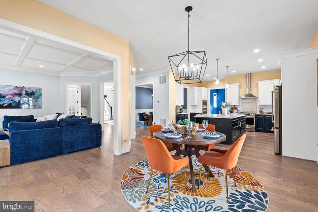 8633 FORT HUNT RD, Alexandria, VA 22308