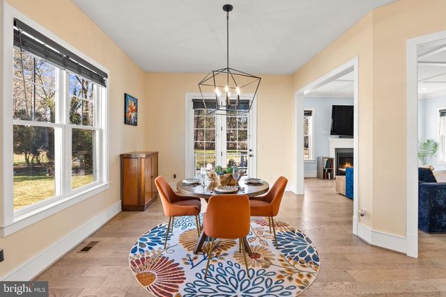 8633 FORT HUNT RD, Alexandria, VA 22308