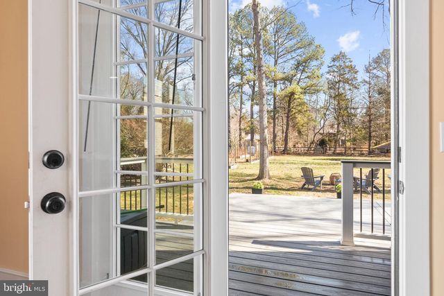 8633 FORT HUNT RD, Alexandria, VA 22308