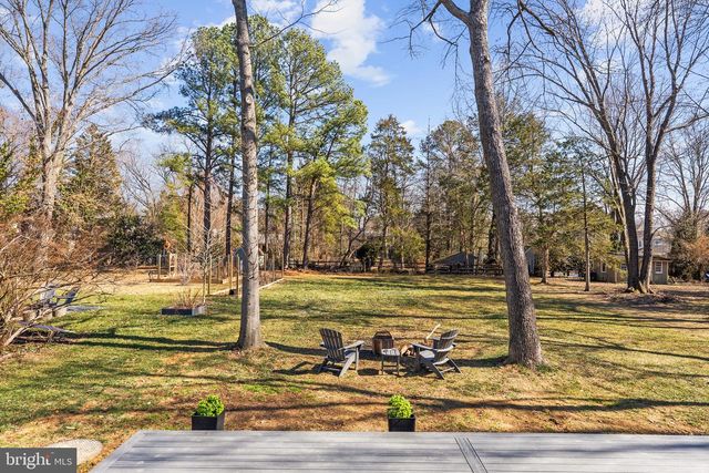 8633 FORT HUNT RD, Alexandria, VA 22308